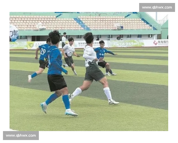 高原绿茵燃诗城 青超联赛海西主场热战正酣